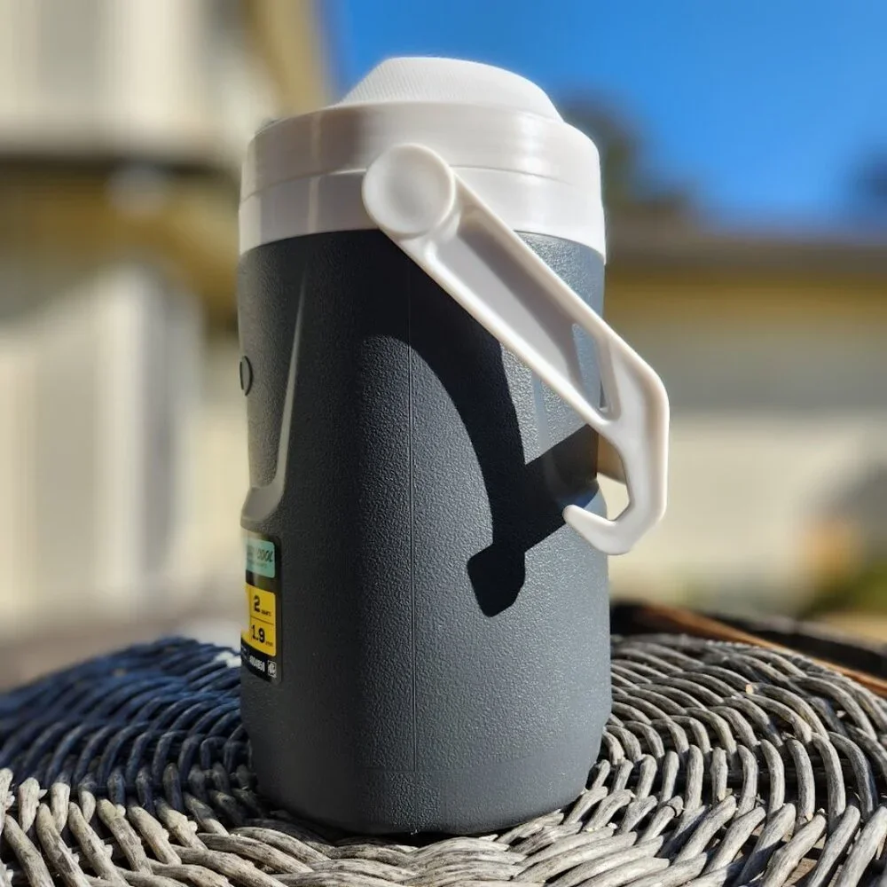 NEW Igloo Half Gallon Tumbler Jug Cooler Beverage Container Thermos 1/2 Gallon S